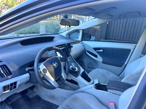 Used 2010 Toyota Prius Three image 13