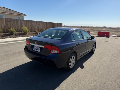 Used 2010 Honda Civic LX image 8