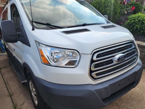 Used 2017 Ford Transit 250 130 Low Roof w/ Exterior Upgrade Package RWD image 6