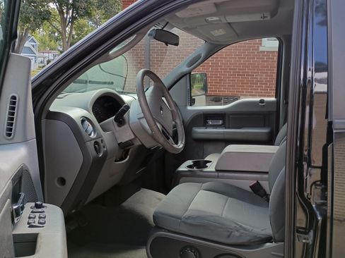 Used 2008 Ford F150 XLT image 4