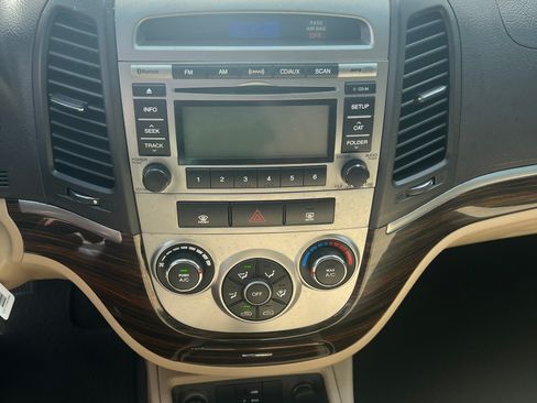 Used 2011 Hyundai Santa Fe GLS FWD image 15