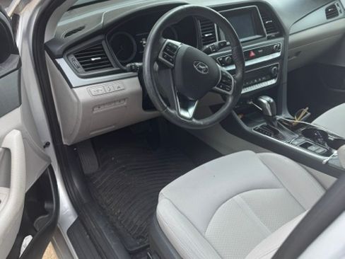 Used 2019 Hyundai Sonata SEL w/ Tech Package 02 FWD image 8