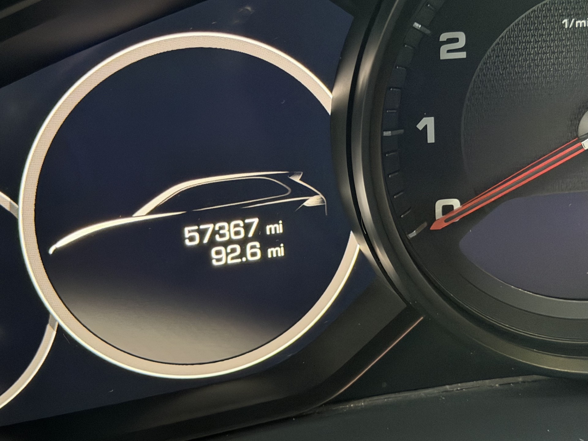 Used 2020 Porsche Cayenne AWD/4WD image 2