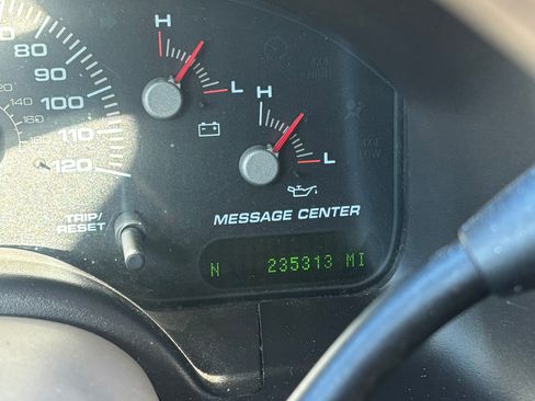 Used 2004 Ford Expedition Eddie Bauer image 8