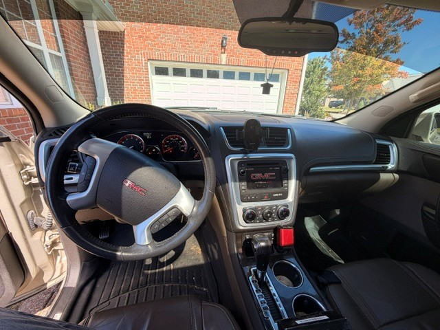 Used 2014 GMC Acadia SLT FWD image 4