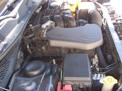 Used 2013 Dodge Challenger SXT image 18