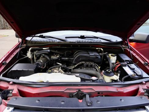 Used 2006 Ford Explorer XLT image 18