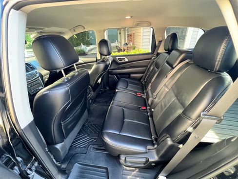 Used 2018 Nissan Pathfinder SL w/ Midnight Edition Package AWD/4WD image 12