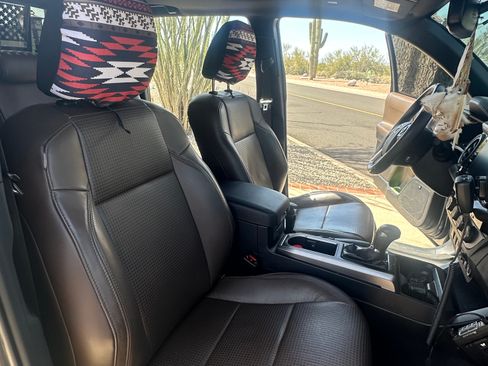 Used 2021 Toyota Tacoma Limited image 9