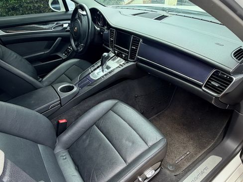 Used 2012 Porsche Panamera RWD image 10