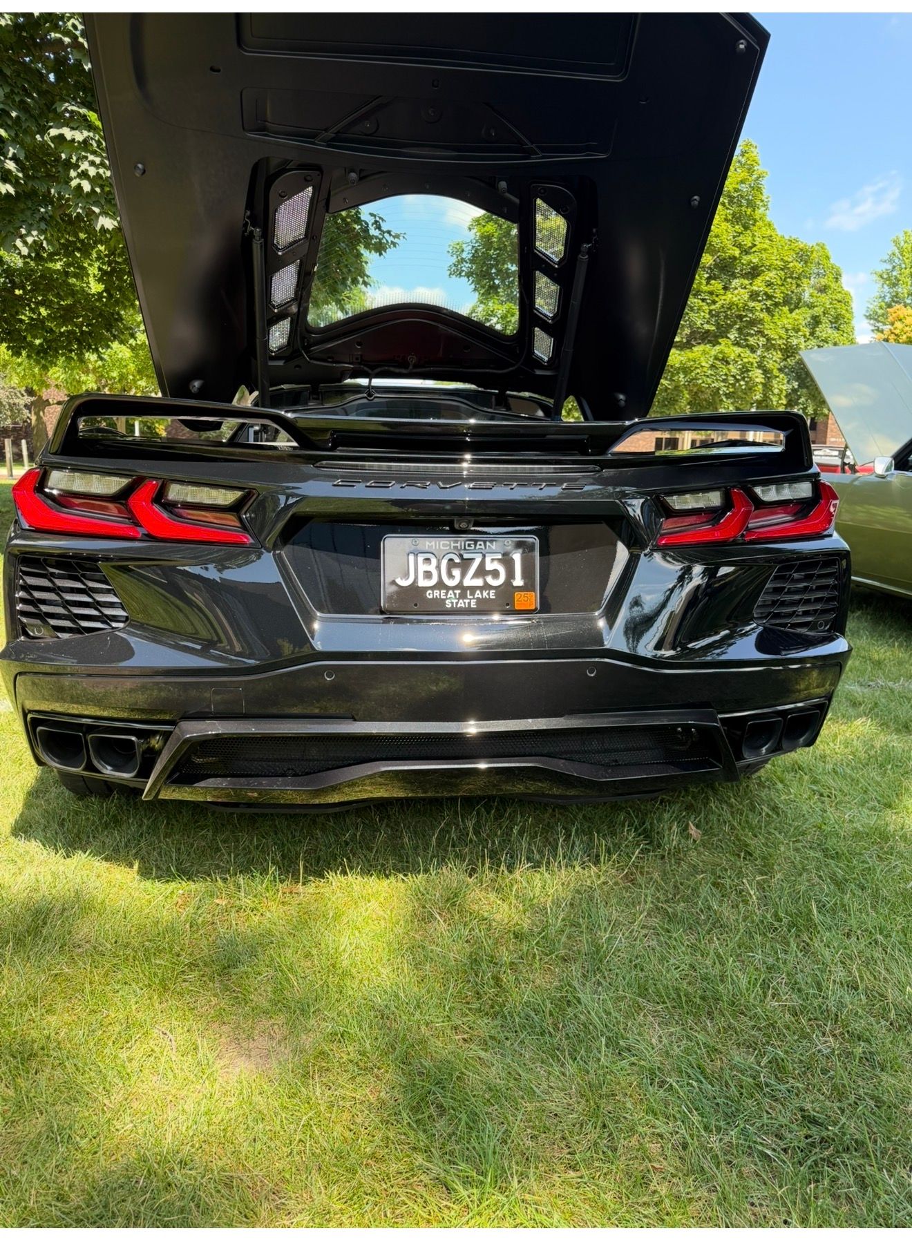 Used 2024 Chevrolet Corvette Stingray Premium Cpe w/ Z51 Performance Package RWD image 8
