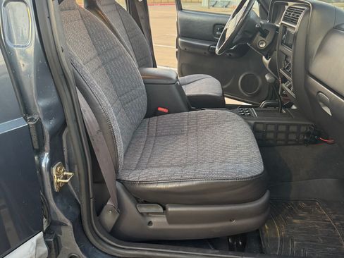 Used 2001 Jeep Cherokee Sport image 10