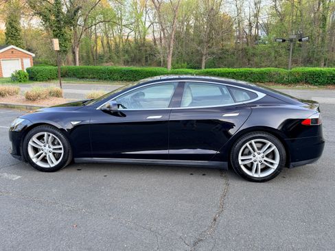 Used 2016 Tesla Model S 70D image 8