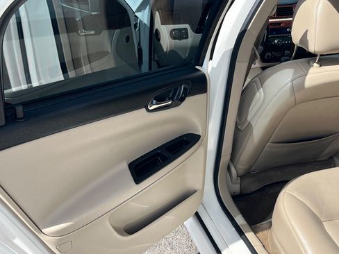 Used 2009 Chevrolet Impala LTZ image 15