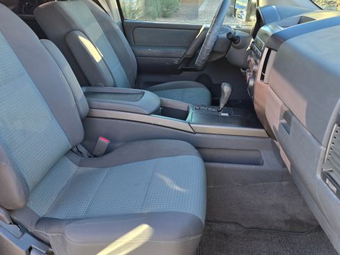 Used 2005 Nissan Titan SE w/ (W01) Utility Bed Pkg image 10