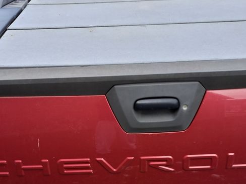 Used 2005 Chevrolet Avalanche Z71 w/ Preferred Equipment Group image 12