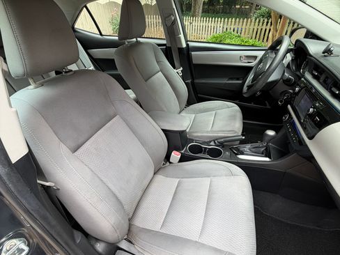 Used 2015 Toyota Corolla LE FWD image 8