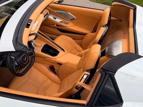 Used 2022 Chevrolet Corvette Stingray Premium Conv w/ Z51 Performance Package RWD image 23