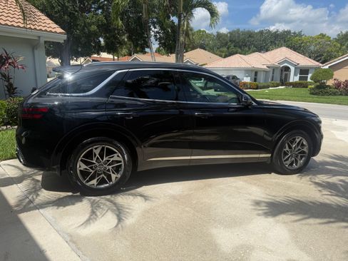 Used 2022 Genesis GV70 2.5T w/ Advanced Package AWD/4WD image 7