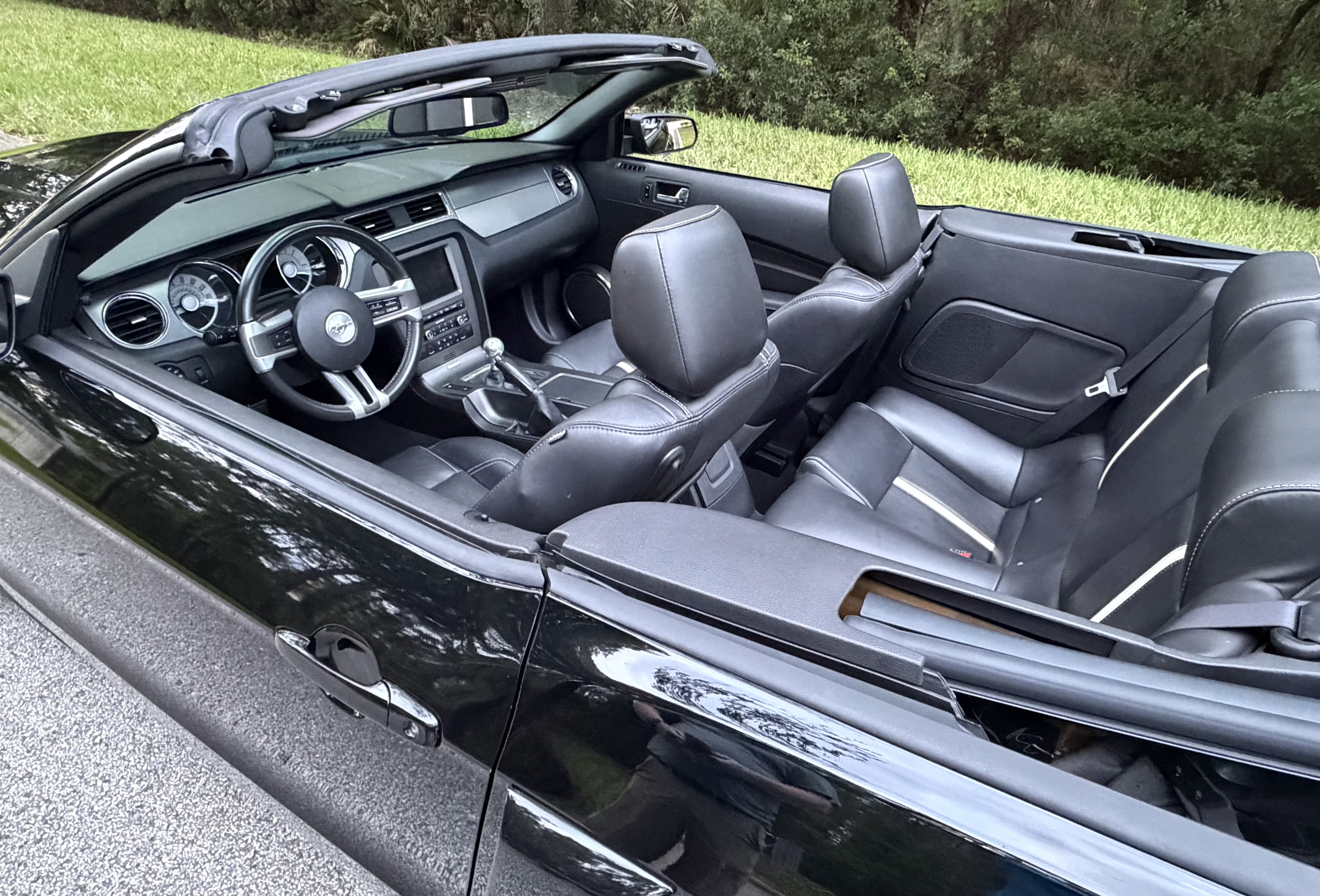 Used 2010 Ford Mustang GT Premium RWD image 15