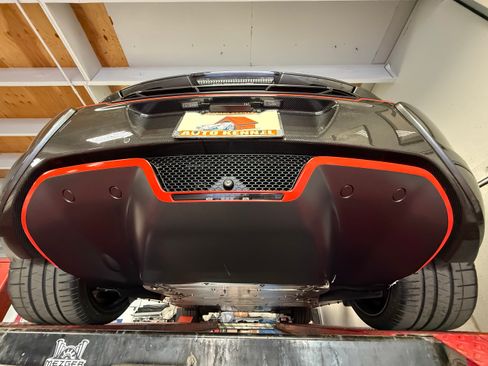 Used 2015 McLaren 650S Spider RWD image 32