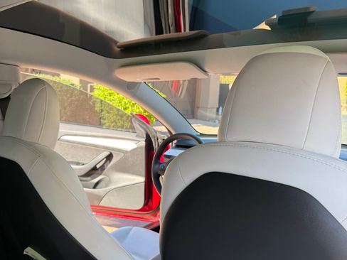 Used 2022 Tesla Model 3 Performance image 21