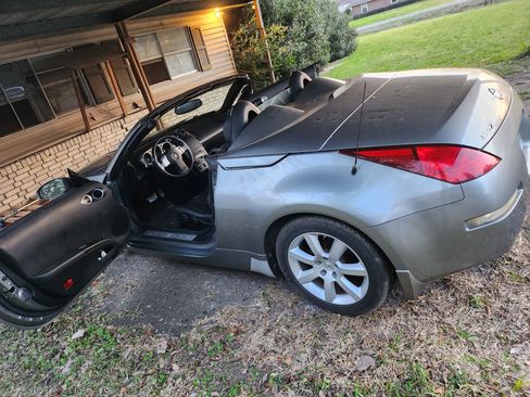 Used 2005 Nissan 350Z Touring image 10