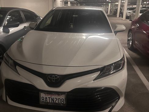 Used 2018 Toyota Camry LE image 13
