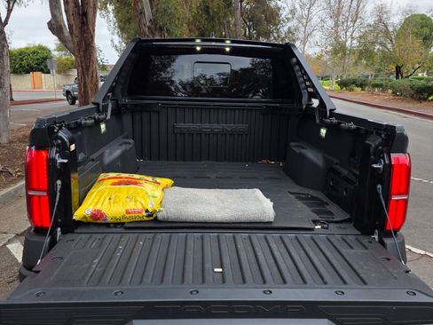 Used 2025 Toyota Tacoma 4x4 Double Cab Hybrid image 25