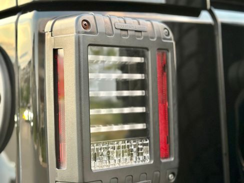 Used 2016 Jeep Wrangler Unlimited Sahara image 8