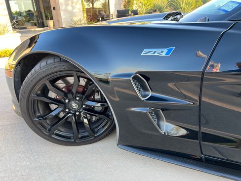 Used 2009 Chevrolet Corvette ZR1 w/ Preferred Equipment Group image 18