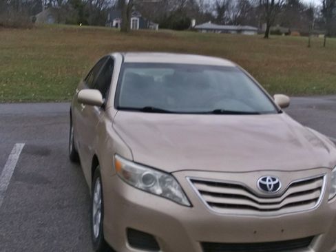 Used 2011 Toyota Camry LE image 26