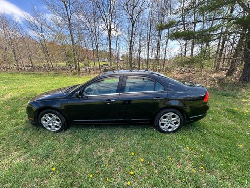 Used 2010 Ford Fusion SE image 4