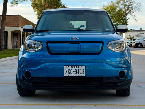 Used 2018 Kia Soul EV FWD image 4