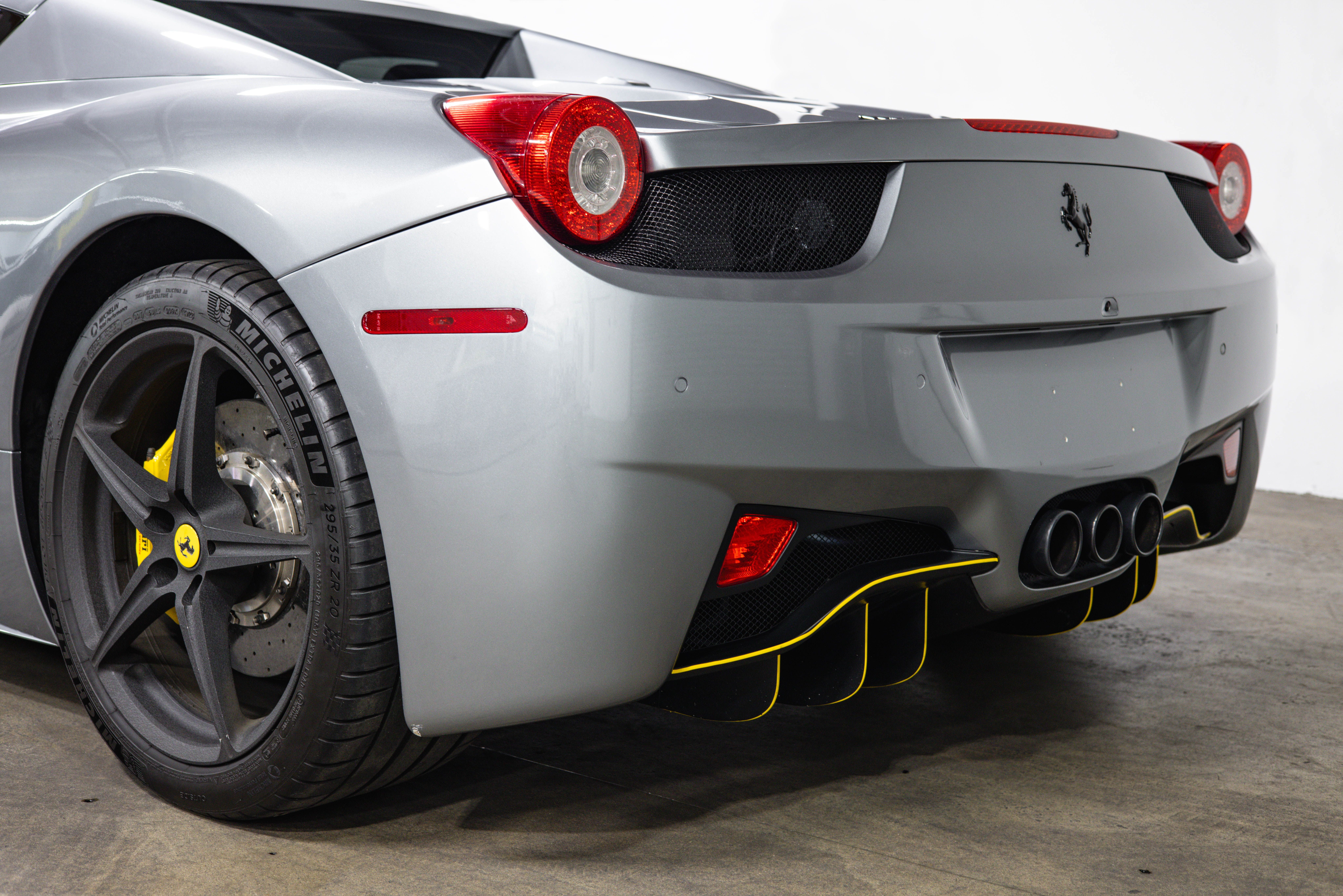 Used 2014 Ferrari 458 Spider RWD image 21