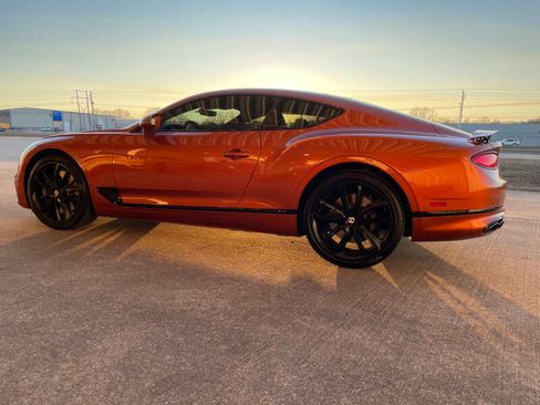 Used 2021 Bentley Continental GT image 1