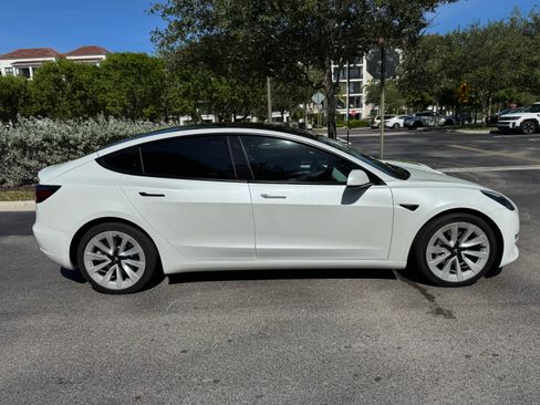 Used 2022 Tesla Model 3 RWD image 1