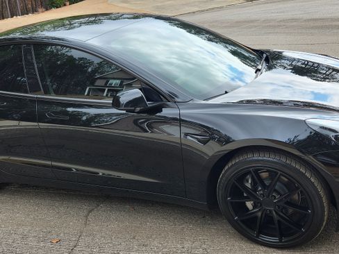 Used 2023 Tesla Model 3 Standard Range image 6