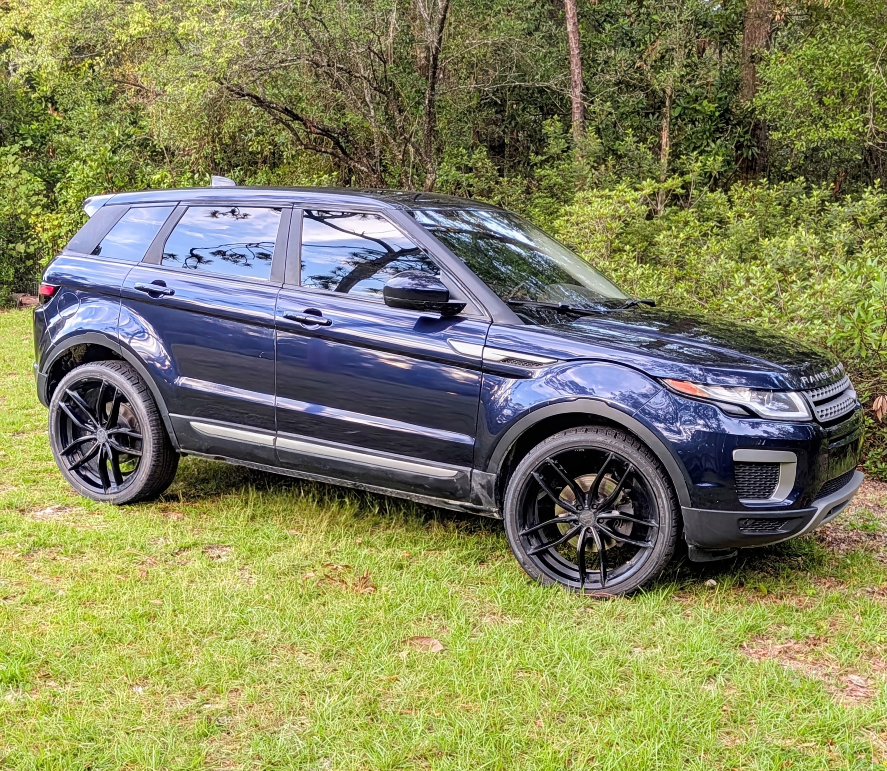 Used 2017 Land Rover Range Rover Evoque SE Premium AWD/4WD image 4