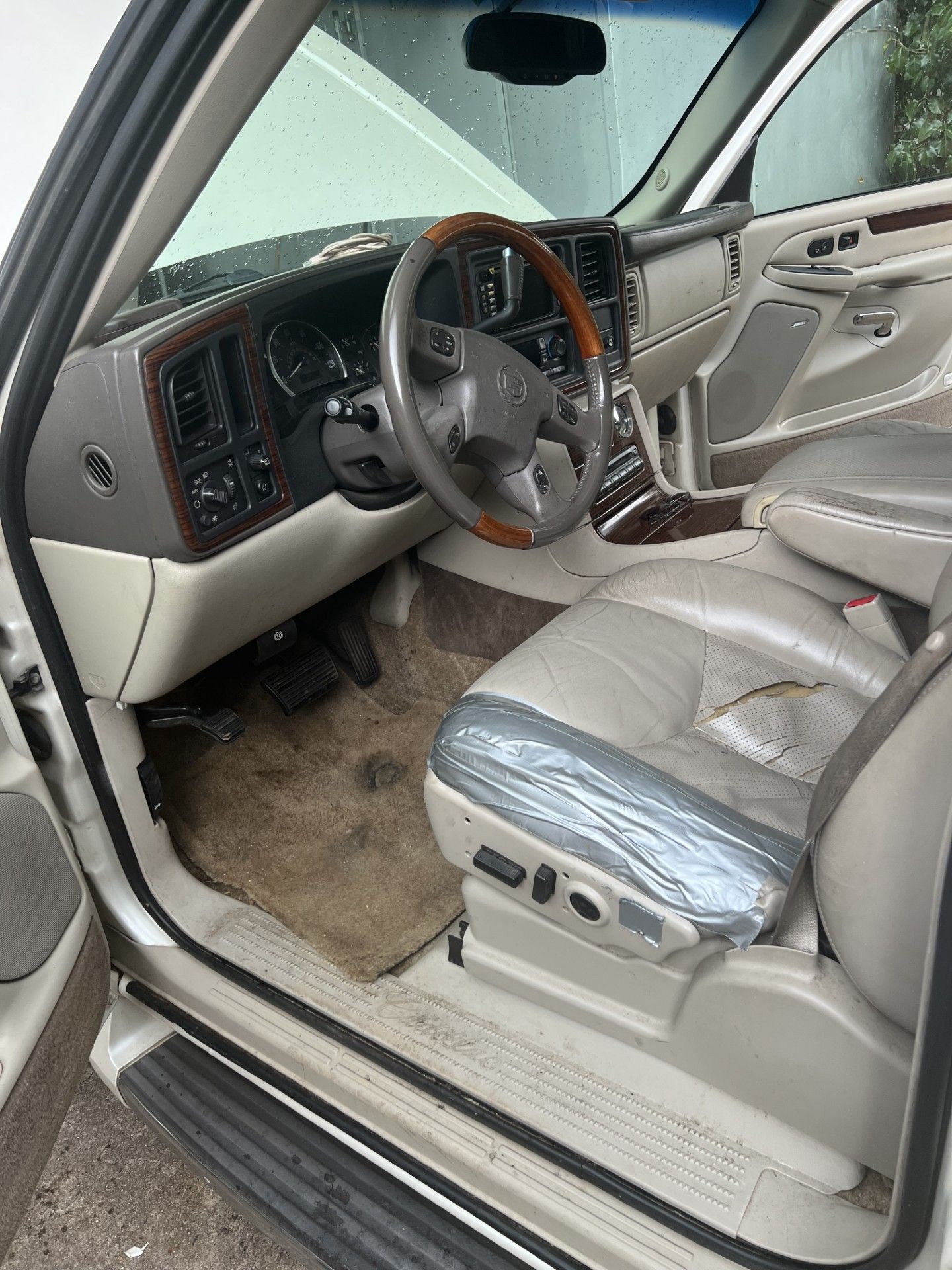 Used 2003 Cadillac Escalade AWD w/ Marketing Vehicle Package image 9