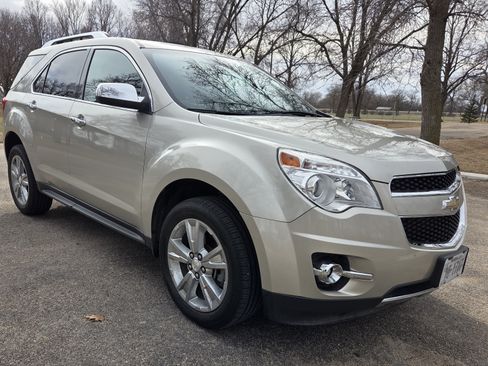 Used 2014 Chevrolet Equinox LTZ image 2