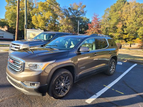 Used 2019 GMC Acadia SLT image 15