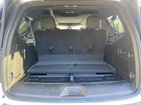 Used 2021 Chevrolet Suburban LT w/ LT Signature Package image 13