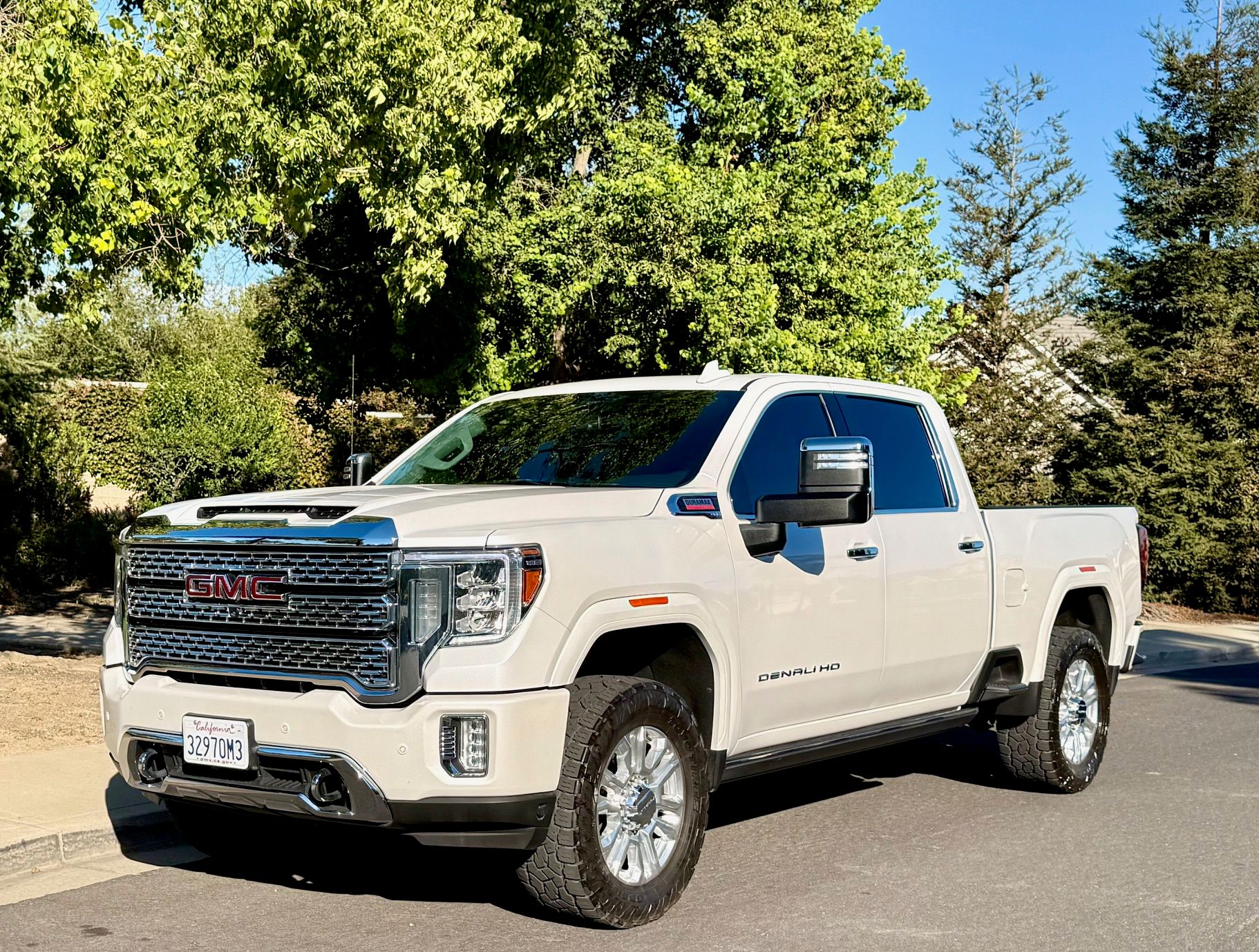 Used 2022 GMC Sierra 2500 Denali AWD/4WD image 1