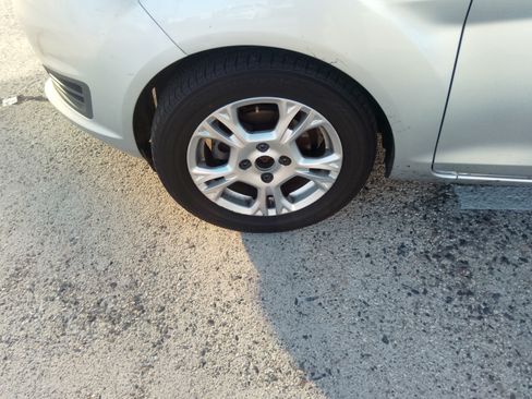 Used 2014 Ford Fiesta SE image 4