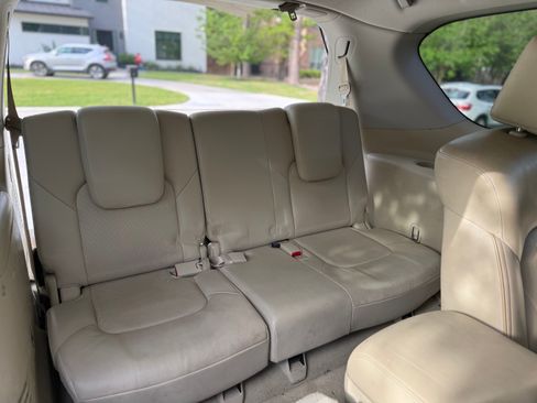 Used 2014 INFINITI QX80 2WD w/ Deluxe Touring Package image 14