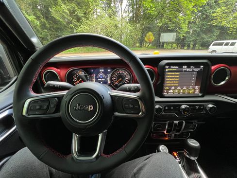 Used 2023 Jeep Gladiator Rubicon w/ LED Lighting Group image 13