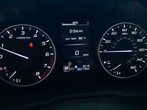 Used 2024 Subaru Crosstrek 2.0i Premium image 10