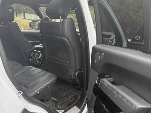Used 2016 Land Rover Range Rover HSE image 12