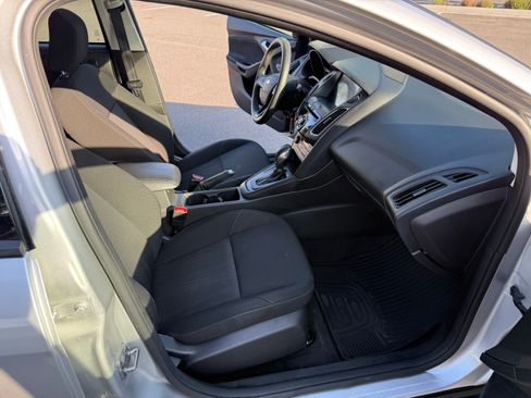 Used 2017 Ford Focus SEL FWD image 9